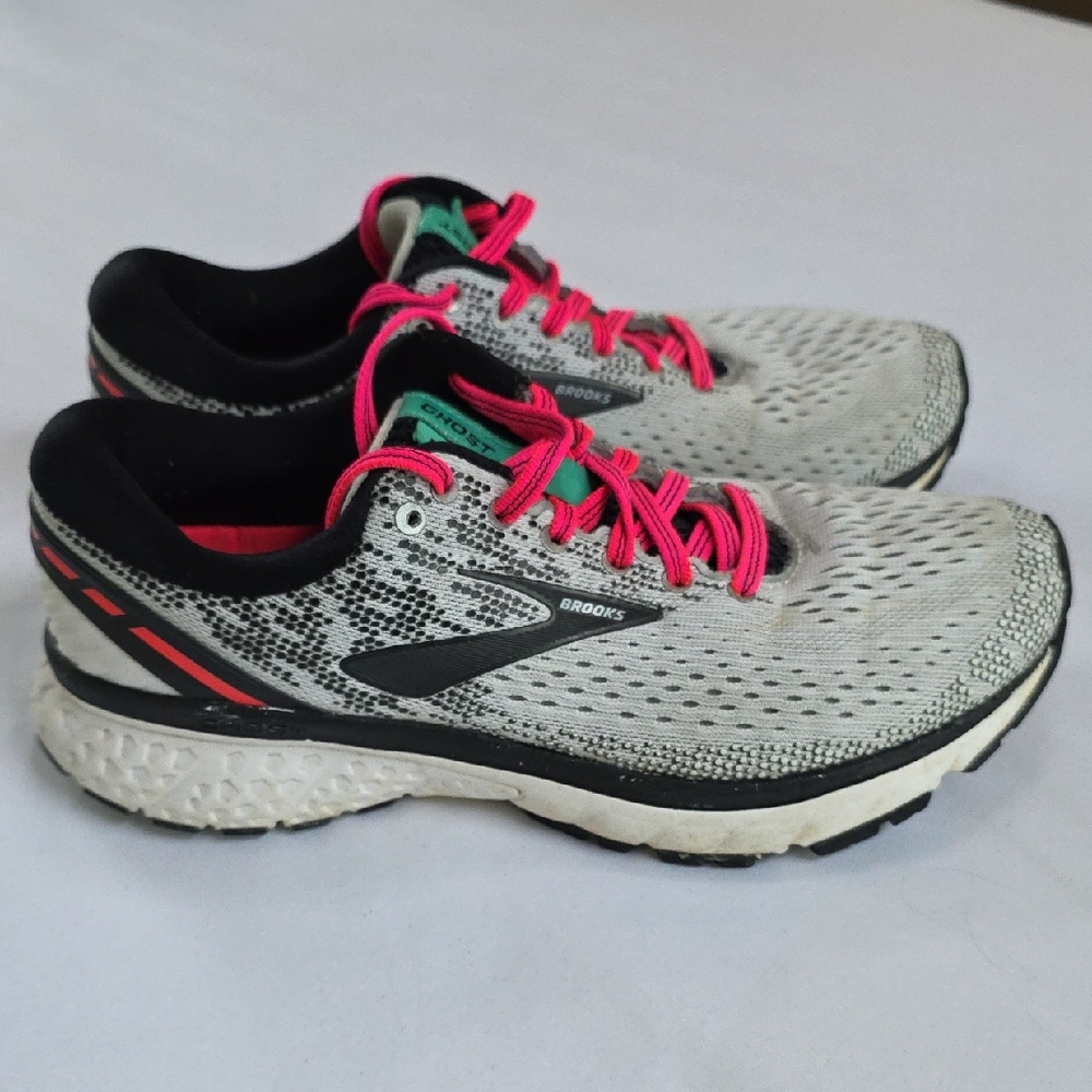 Brooks Women's Ghost 11 Running Shoe Black, White, Pink 7 M